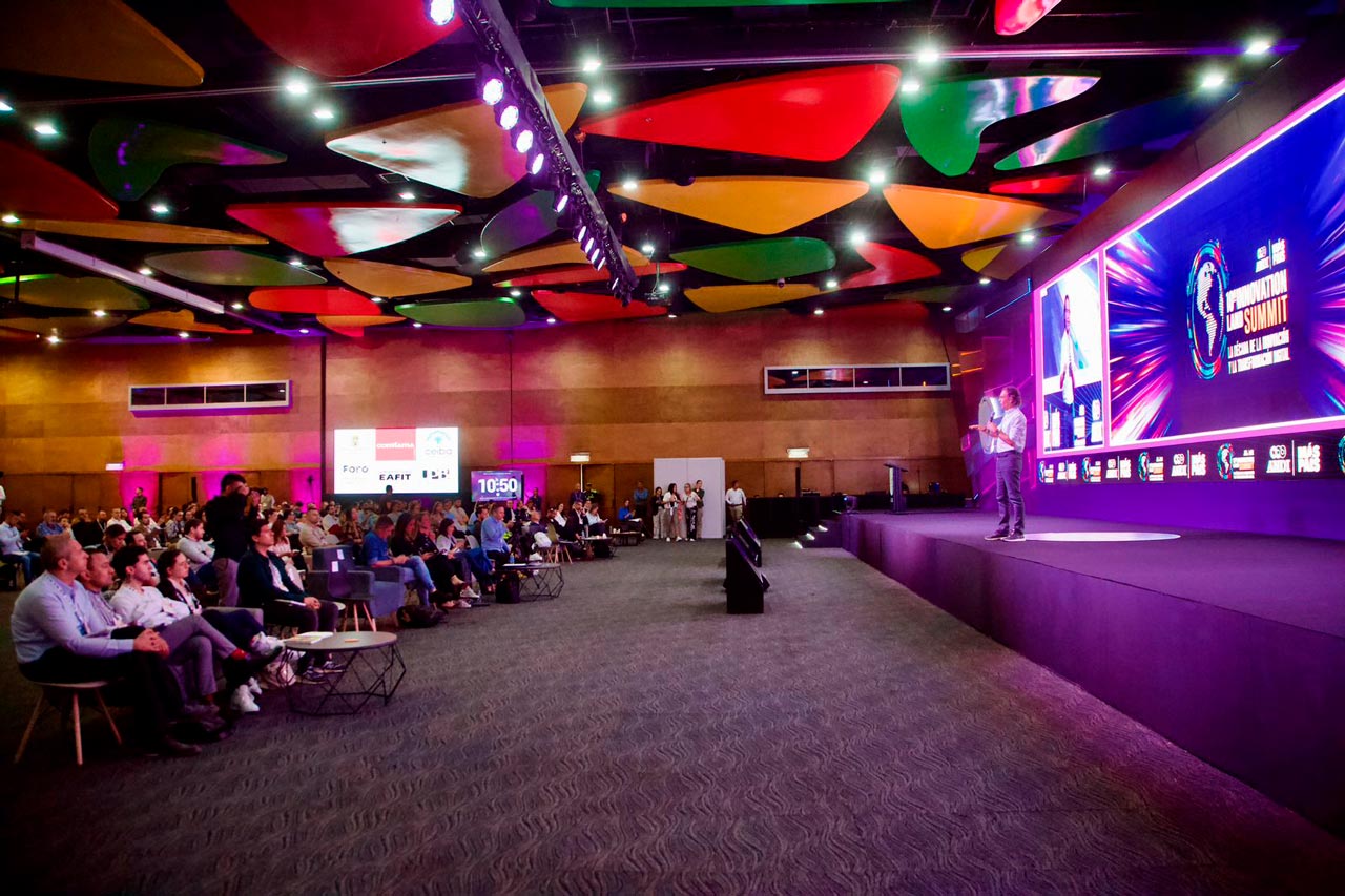 Medellín abre puertas al futuro con formación gratuita en Inteligencia Artificial